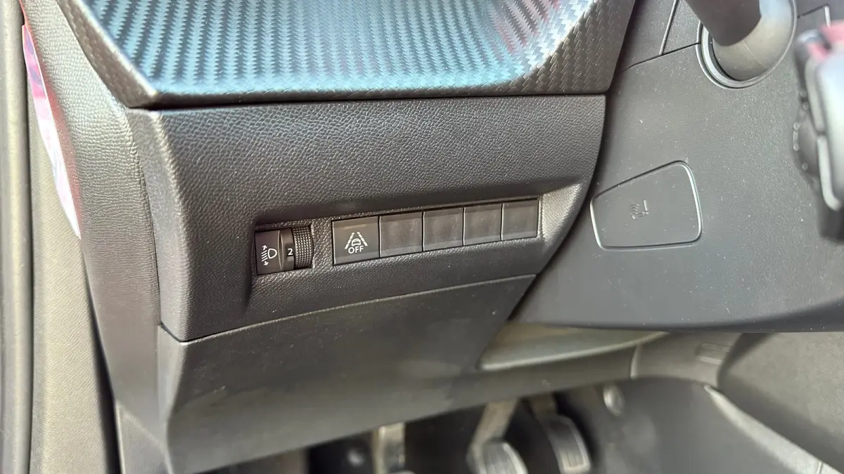 1.2 PureTech Allure | Apple Carplay / Android Auto | Trekhaak | Navigatie | Parkeersensoren | Achteruitrij Camera | | Achterbank in delen neerklapbaar | Achteruitrijcamera | Airco (automatis