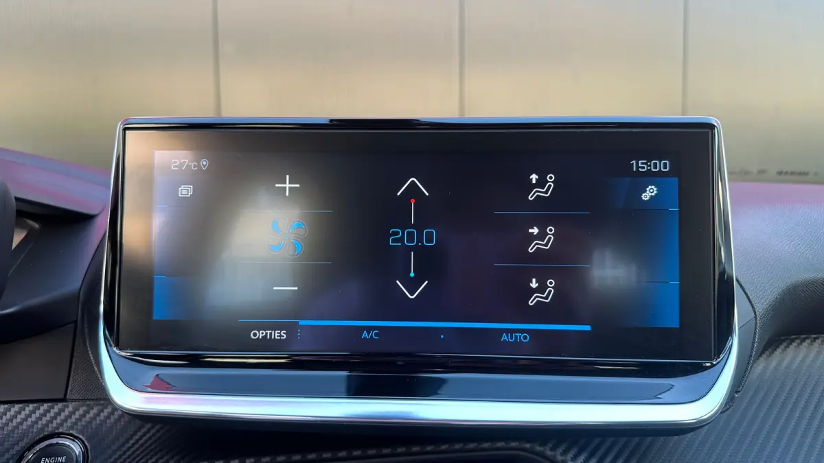1.2 PureTech Allure | Apple Carplay / Android Auto | Trekhaak | Navigatie | Parkeersensoren | Achteruitrij Camera | | Achterbank in delen neerklapbaar | Achteruitrijcamera | Airco (automatis