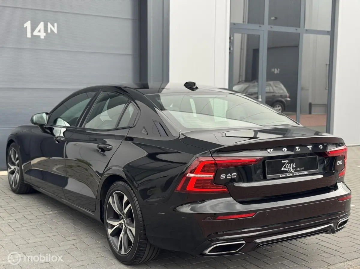 2.0 B5 R-Design | 90DKM | Keyless | Camera |