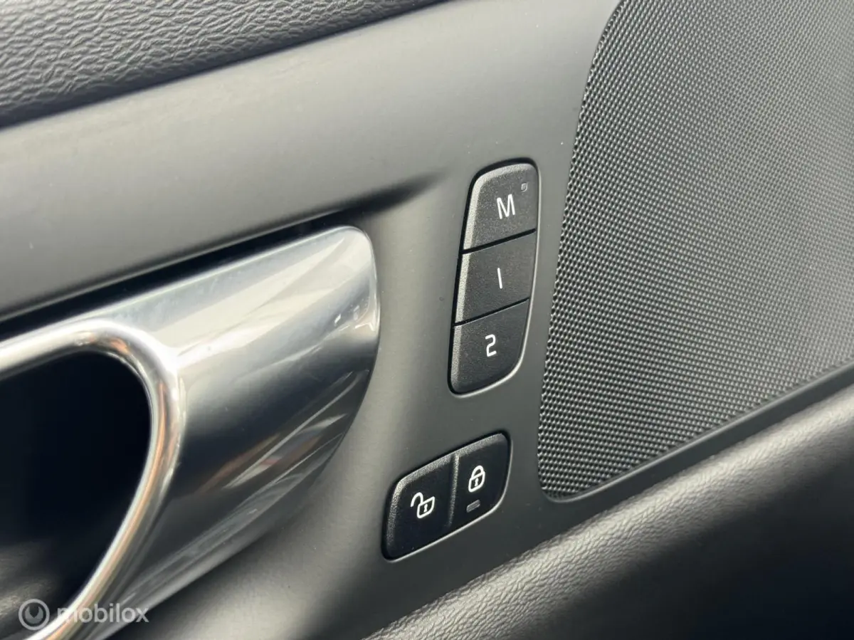 2.0 B5 R-Design | 90DKM | Keyless | Camera |