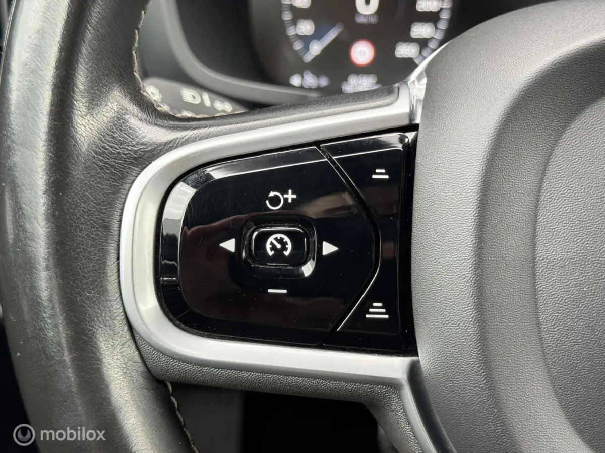2.0 B5 R-Design | 90DKM | Keyless | Camera |