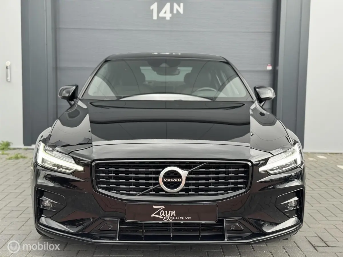 2.0 B5 R-Design | 90DKM | Keyless | Camera |