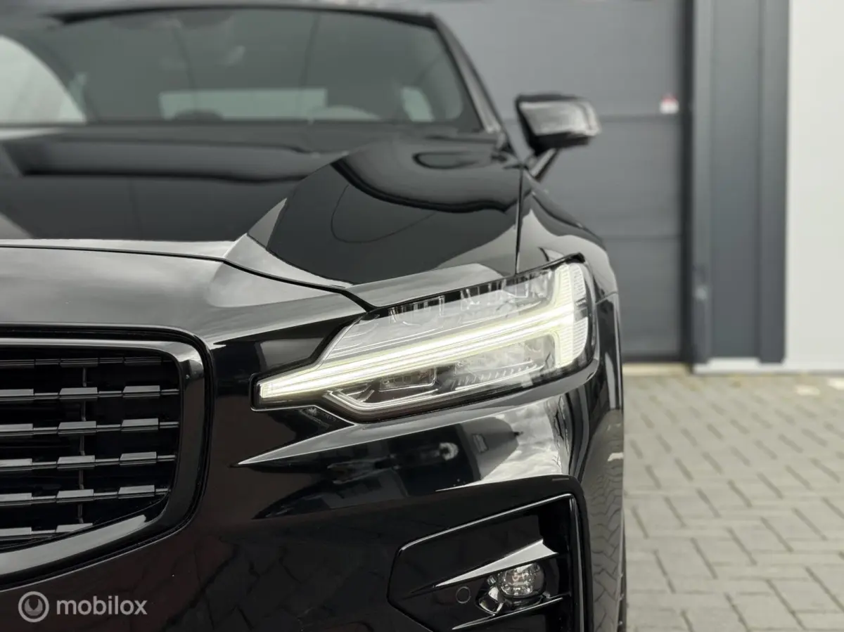 2.0 B5 R-Design | 90DKM | Keyless | Camera |