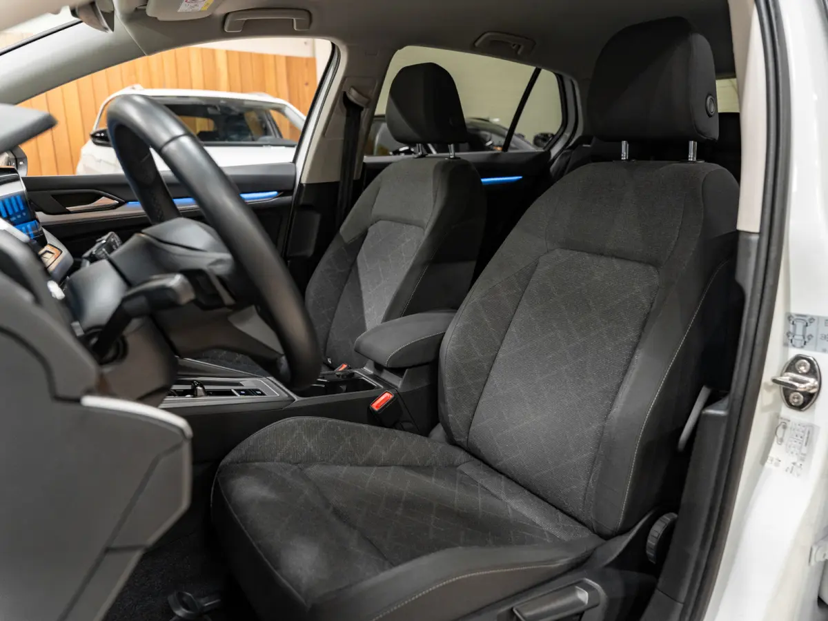 1.0 eTSI DSG Life Business, Apple Carplay, Android Auto, ACC, Ambiënte Light, Camera, PDC, Volledig onderhouden