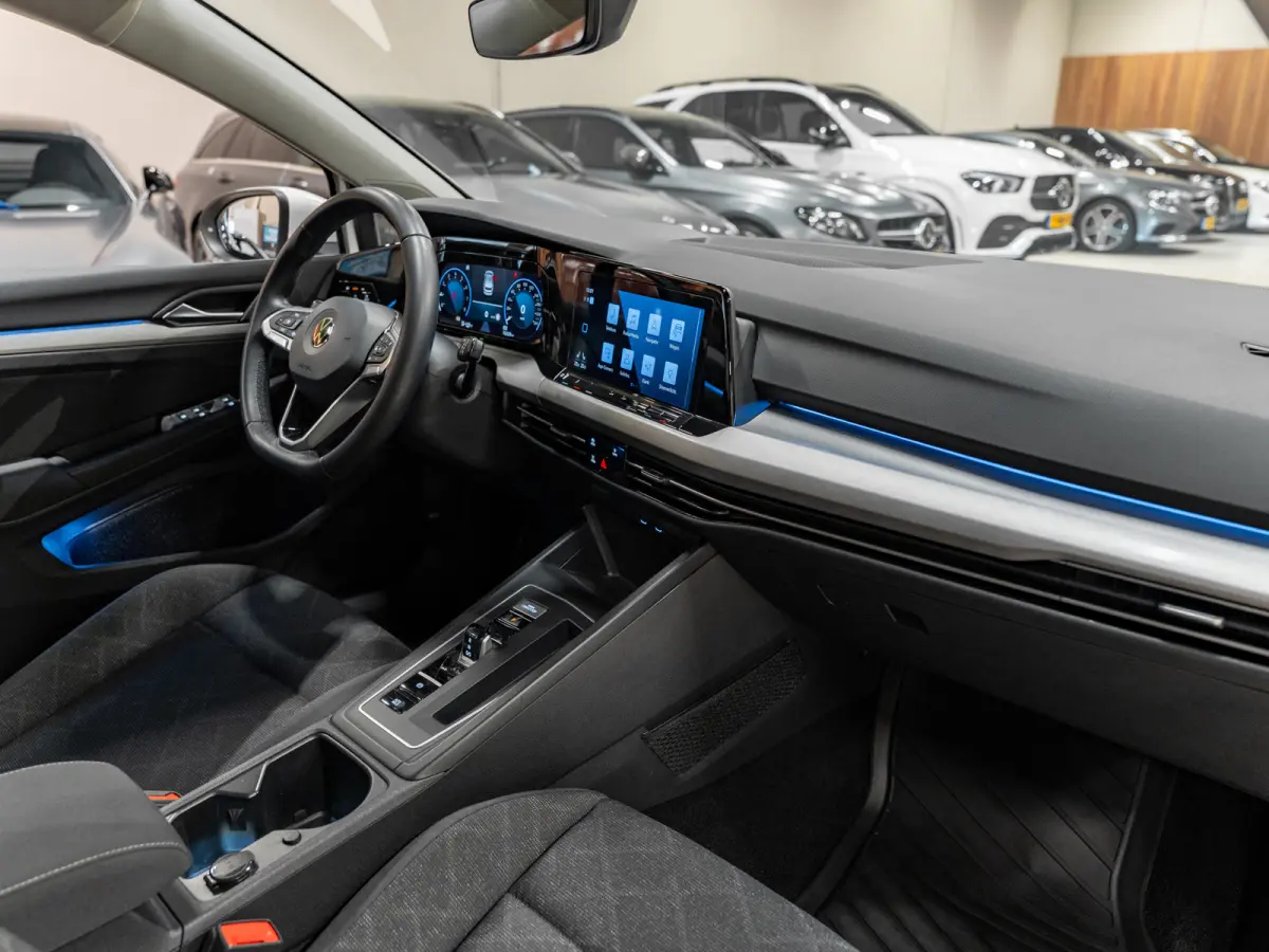 1.0 eTSI DSG Life Business, Apple Carplay, Android Auto, ACC, Ambiënte Light, Camera, PDC, Volledig onderhouden