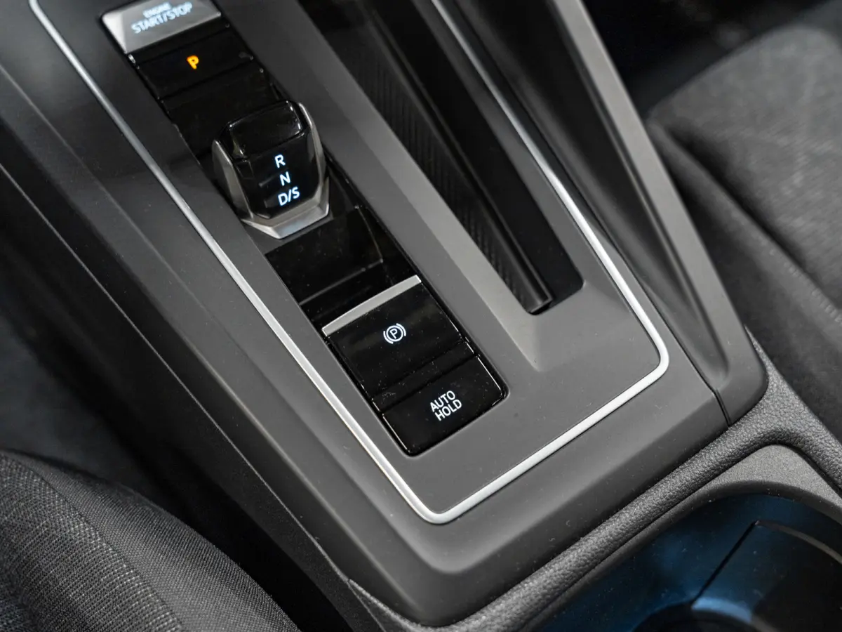 1.0 eTSI DSG Life Business, Apple Carplay, Android Auto, ACC, Ambiënte Light, Camera, PDC, Volledig onderhouden
