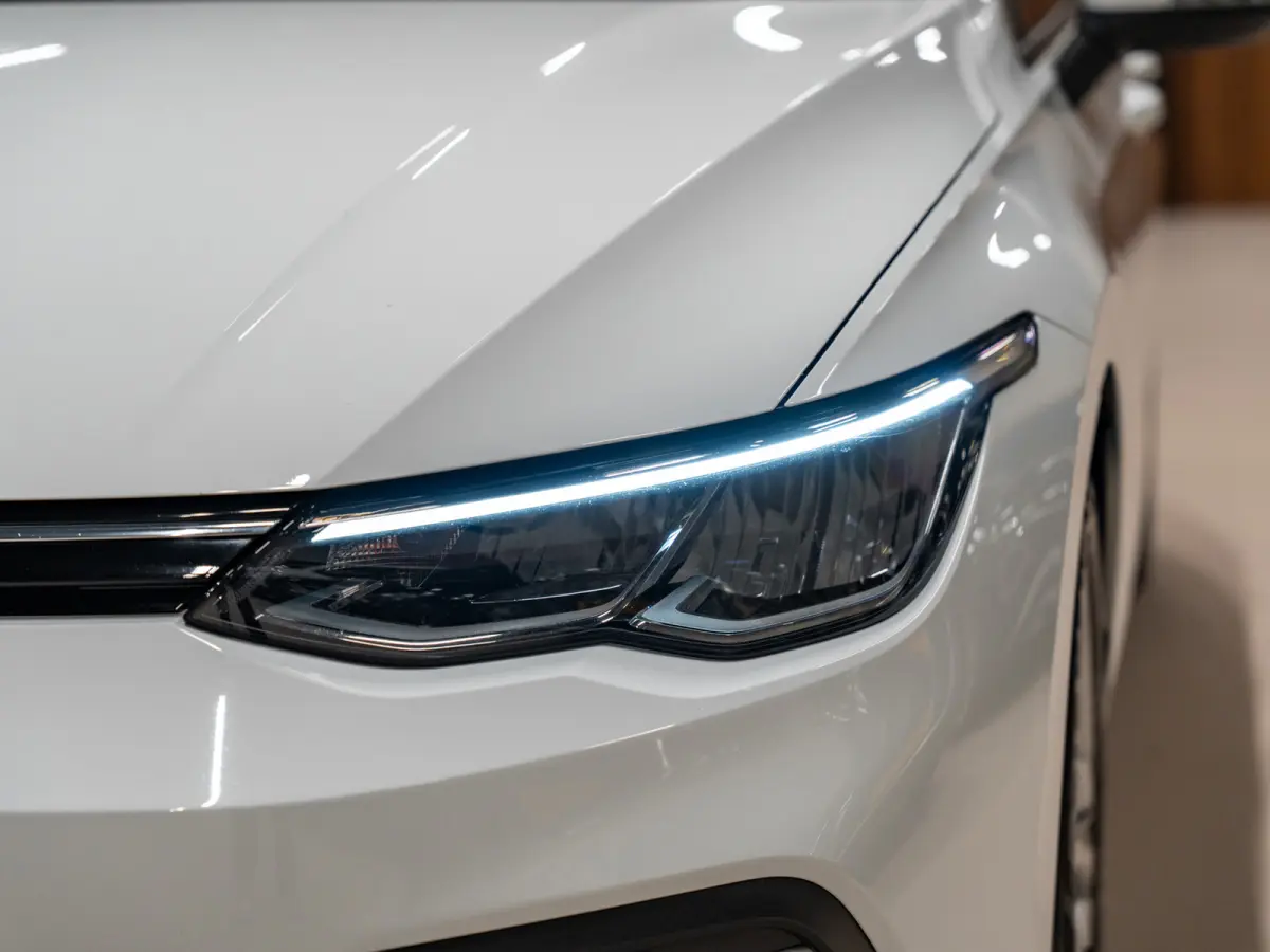 1.0 eTSI DSG Life Business, Apple Carplay, Android Auto, ACC, Ambiënte Light, Camera, PDC, Volledig onderhouden