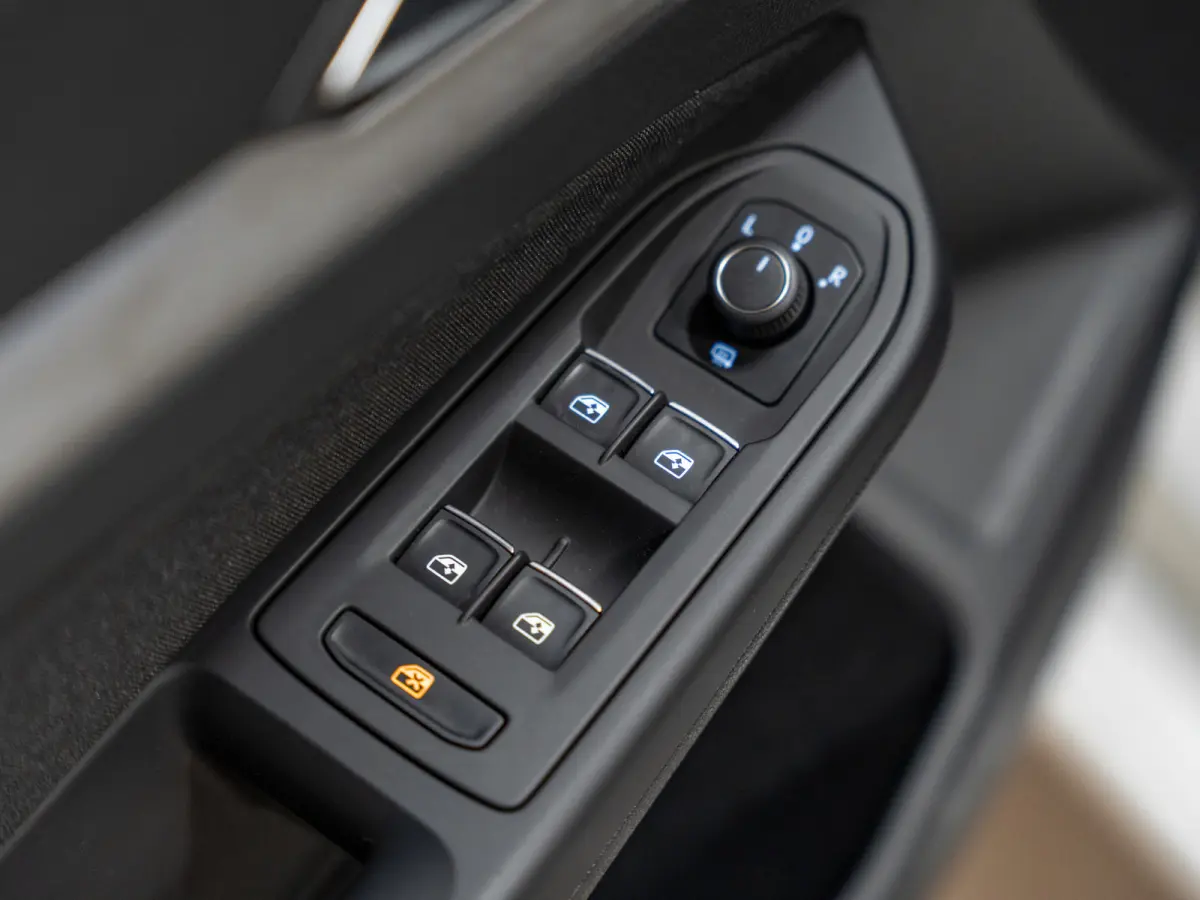 1.0 eTSI DSG Life Business, Apple Carplay, Android Auto, ACC, Ambiënte Light, Camera, PDC, Volledig onderhouden
