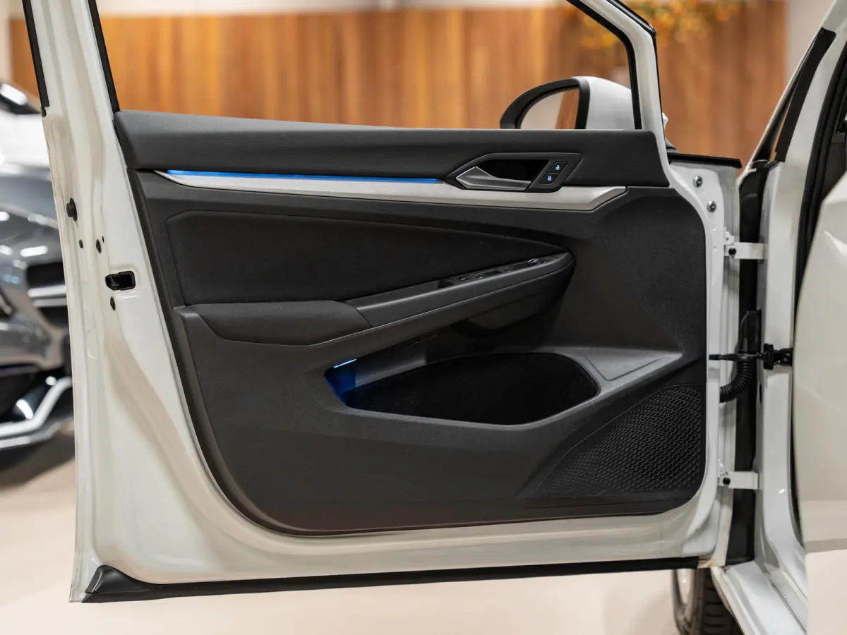 1.0 eTSI DSG Life Business, Apple Carplay, Android Auto, ACC, Ambiënte Light, Camera, PDC, Volledig onderhouden