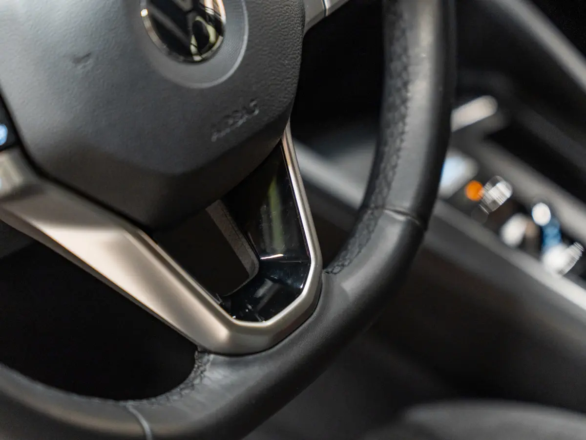 1.0 eTSI DSG Life Business, Apple Carplay, Android Auto, ACC, Ambiënte Light, Camera, PDC, Volledig onderhouden