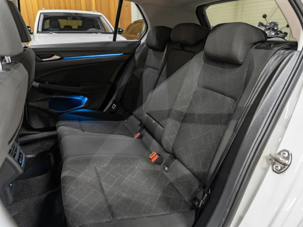 1.0 eTSI DSG Life Business, Apple Carplay, Android Auto, ACC, Ambiënte Light, Camera, PDC, Volledig onderhouden