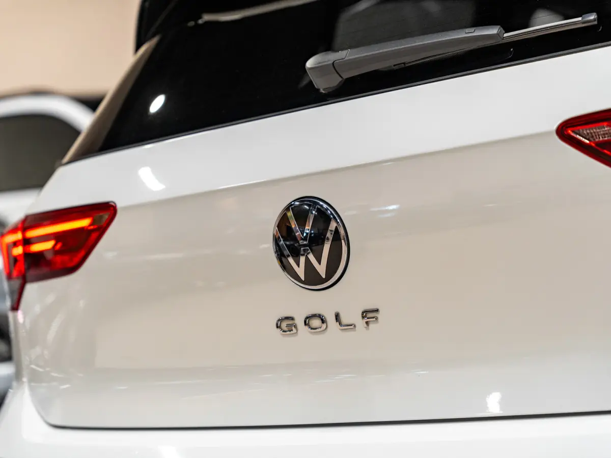1.0 eTSI DSG Life Business, Apple Carplay, Android Auto, ACC, Ambiënte Light, Camera, PDC, Volledig onderhouden