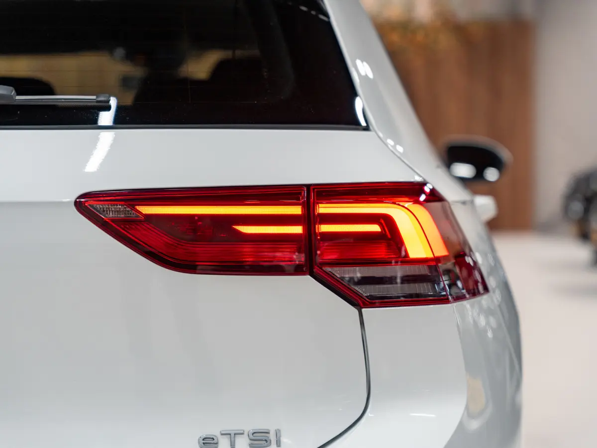 1.0 eTSI DSG Life Business, Apple Carplay, Android Auto, ACC, Ambiënte Light, Camera, PDC, Volledig onderhouden