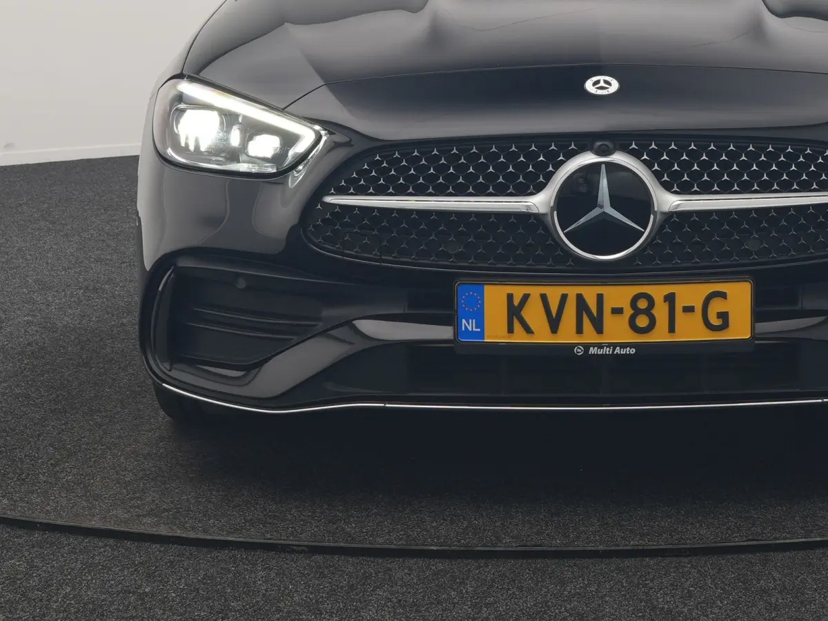 300 e AMG Line PHEV 313pk Dealer O.H | Trekhaak Af Fabriek | Adaptive Cruise | Camera | Digital Light | Alcantara Sportstoelen Memory & Verwarmd | Keyless | Sfeerverlichting | Apple Carplay 