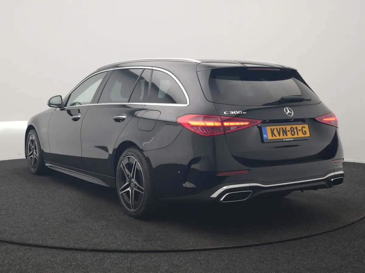 300 e AMG Line PHEV 313pk Dealer O.H | Trekhaak Af Fabriek | Adaptive Cruise | Camera | Digital Light | Alcantara Sportstoelen Memory & Verwarmd | Keyless | Sfeerverlichting | Apple Carplay 