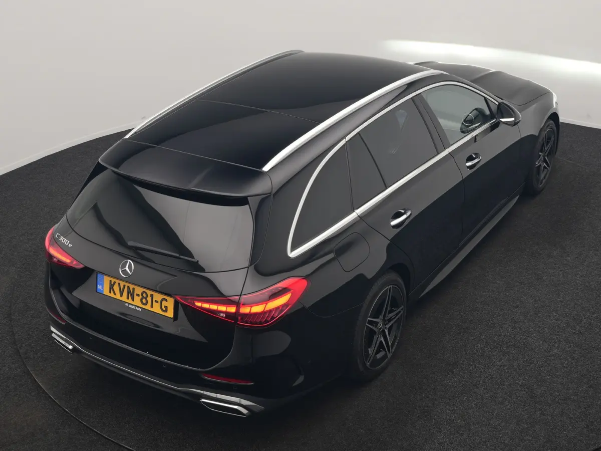 300 e AMG Line PHEV 313pk Dealer O.H | Trekhaak Af Fabriek | Adaptive Cruise | Camera | Digital Light | Alcantara Sportstoelen Memory & Verwarmd | Keyless | Sfeerverlichting | Apple Carplay 