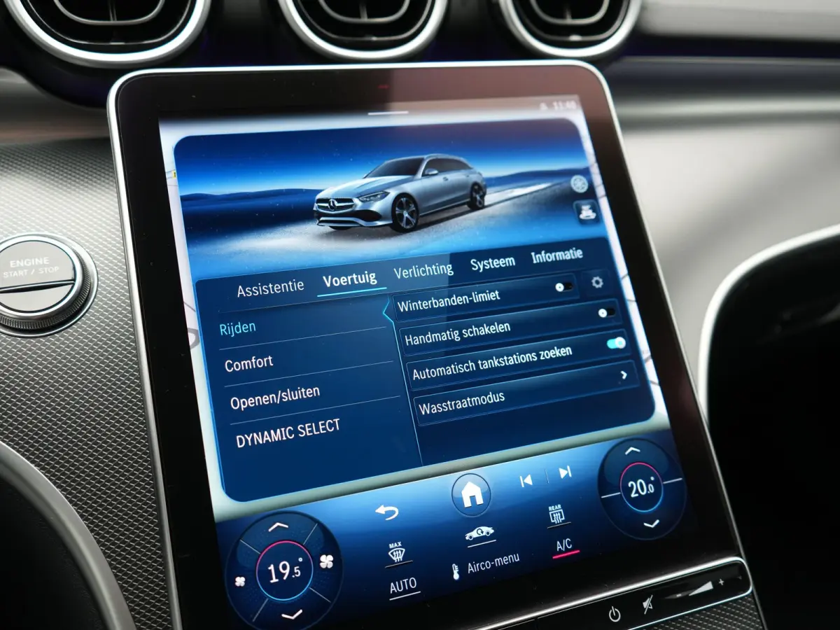 300 e AMG Line PHEV 313pk Dealer O.H | Trekhaak Af Fabriek | Adaptive Cruise | Camera | Digital Light | Alcantara Sportstoelen Memory & Verwarmd | Keyless | Sfeerverlichting | Apple Carplay 