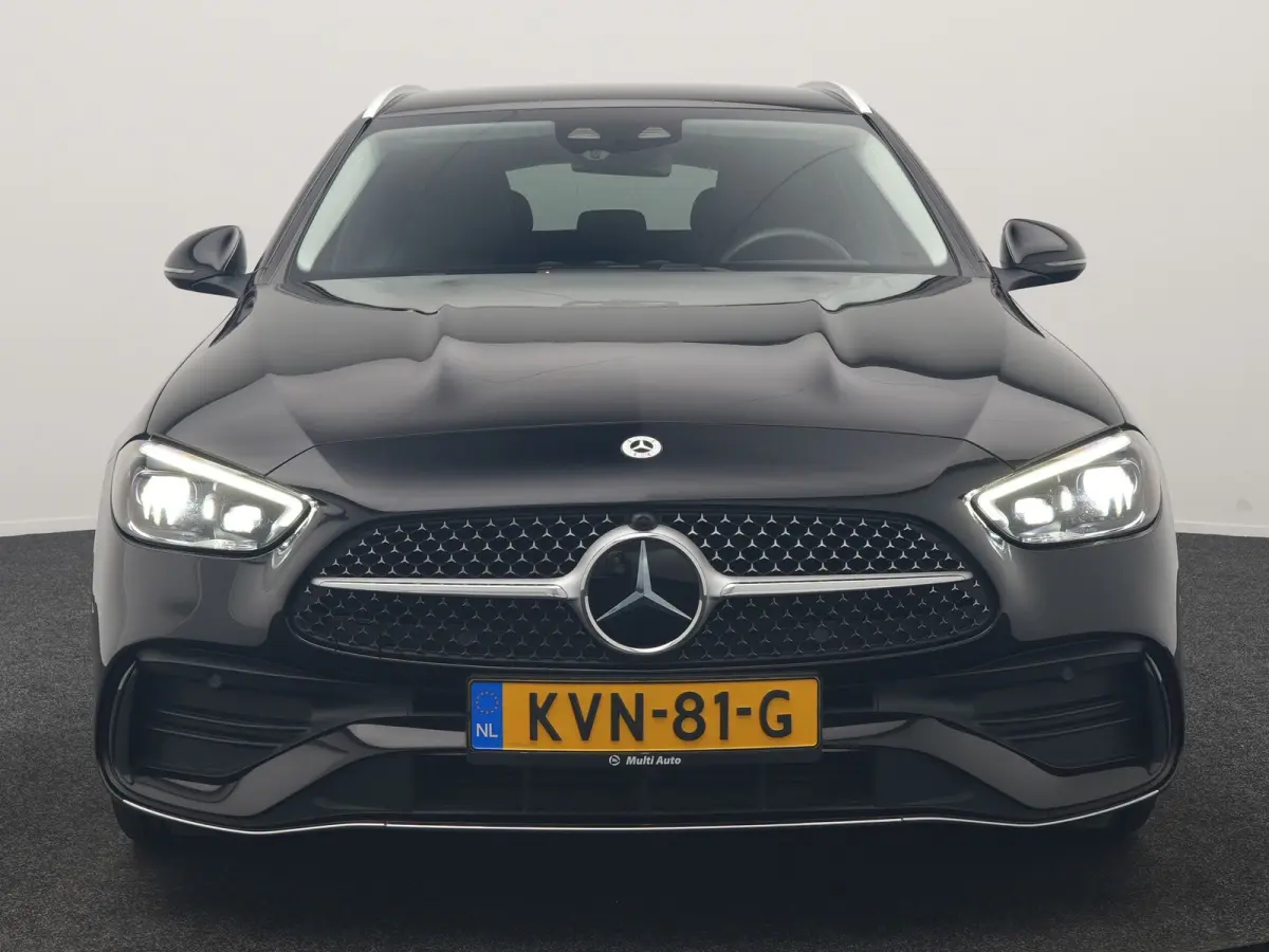 300 e AMG Line PHEV 313pk Dealer O.H | Trekhaak Af Fabriek | Adaptive Cruise | Camera | Digital Light | Alcantara Sportstoelen Memory & Verwarmd | Keyless | Sfeerverlichting | Apple Carplay 