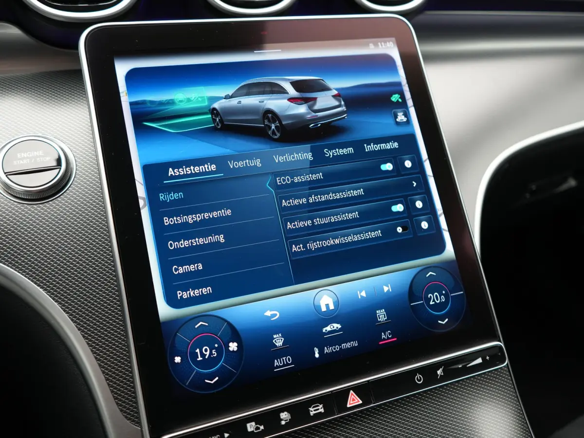 300 e AMG Line PHEV 313pk Dealer O.H | Trekhaak Af Fabriek | Adaptive Cruise | Camera | Digital Light | Alcantara Sportstoelen Memory & Verwarmd | Keyless | Sfeerverlichting | Apple Carplay 