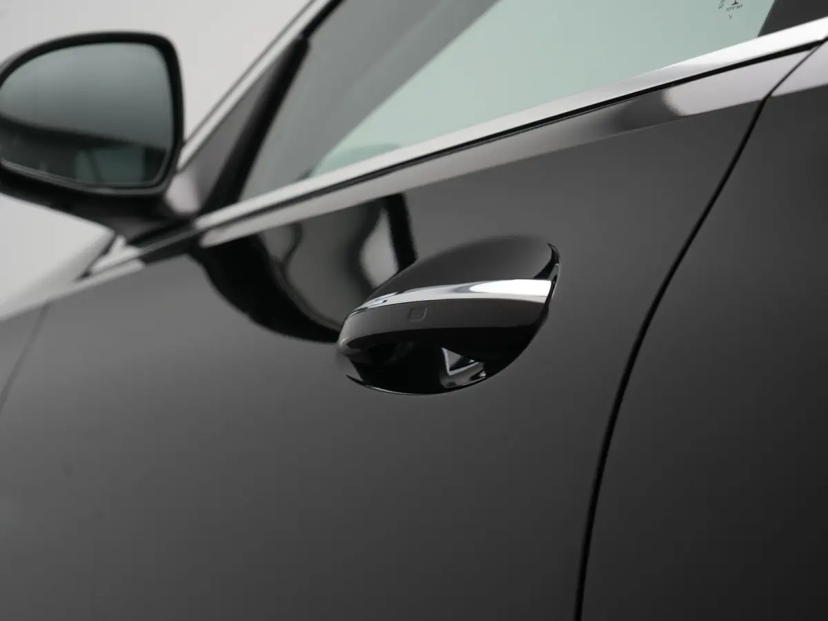300 e AMG Line PHEV 313pk Dealer O.H | Trekhaak Af Fabriek | Adaptive Cruise | Camera | Digital Light | Alcantara Sportstoelen Memory & Verwarmd | Keyless | Sfeerverlichting | Apple Carplay 