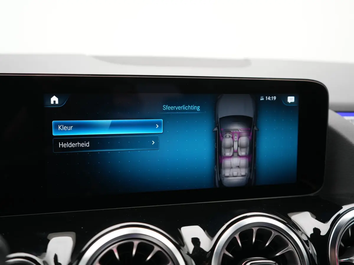 250 Luxury Line 67 kWh 190pk Dealer O.H | Adaptive Cruise | Camera | Apple Carplay | Sportstoelen Verwarmd | Blis | Sfeerverlichting | DAB |  Navigatie | Virtual | 18"L.M