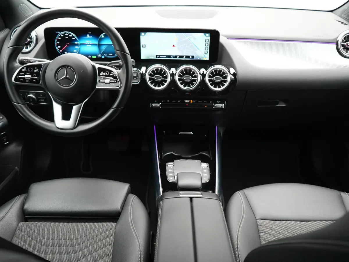 250 Luxury Line 67 kWh 190pk Dealer O.H | Adaptive Cruise | Camera | Apple Carplay | Sportstoelen Verwarmd | Blis | Sfeerverlichting | DAB |  Navigatie | Virtual | 18"L.M