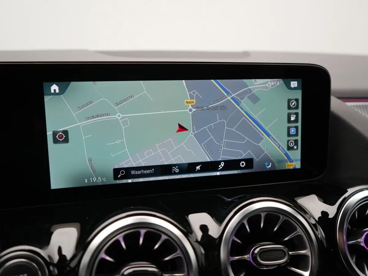 250 Luxury Line 67 kWh 190pk Dealer O.H | Adaptive Cruise | Camera | Apple Carplay | Sportstoelen Verwarmd | Blis | Sfeerverlichting | DAB |  Navigatie | Virtual | 18"L.M