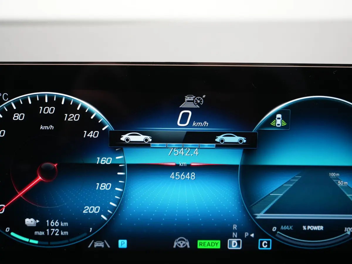 250 Luxury Line 67 kWh 190pk Dealer O.H | Adaptive Cruise | Camera | Apple Carplay | Sportstoelen Verwarmd | Blis | Sfeerverlichting | DAB |  Navigatie | Virtual | 18"L.M