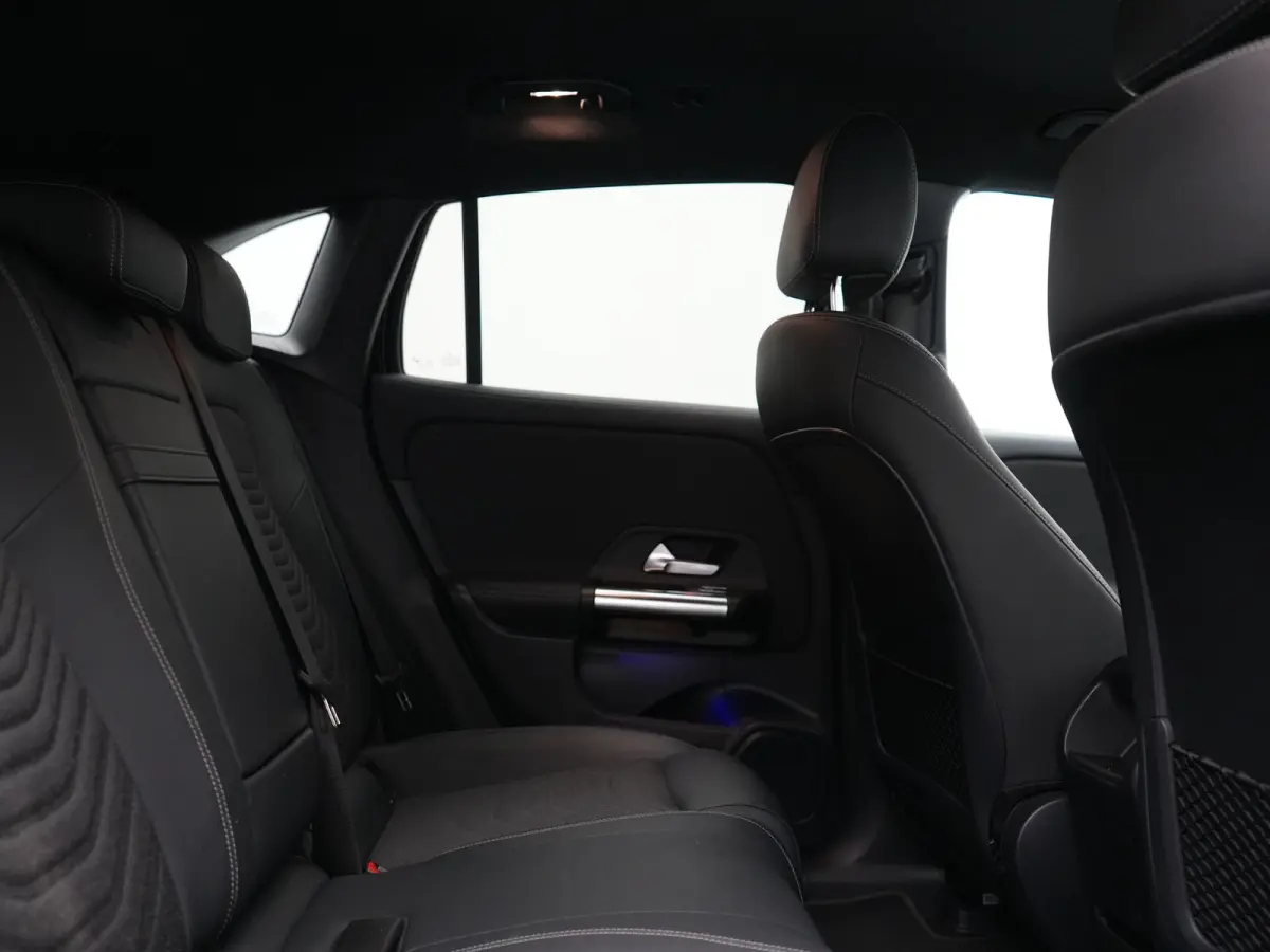 250 Luxury Line 67 kWh 190pk Dealer O.H | Adaptive Cruise | Camera | Apple Carplay | Sportstoelen Verwarmd | Blis | Sfeerverlichting | DAB |  Navigatie | Virtual | 18"L.M
