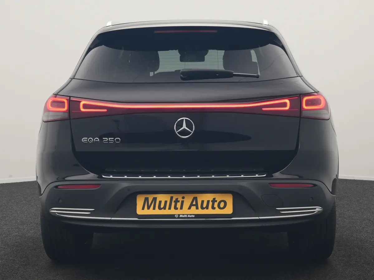 250 Luxury Line 67 kWh 190pk Dealer O.H | Adaptive Cruise | Camera | Apple Carplay | Sportstoelen Verwarmd | Blis | Sfeerverlichting | DAB |  Navigatie | Virtual | 18"L.M