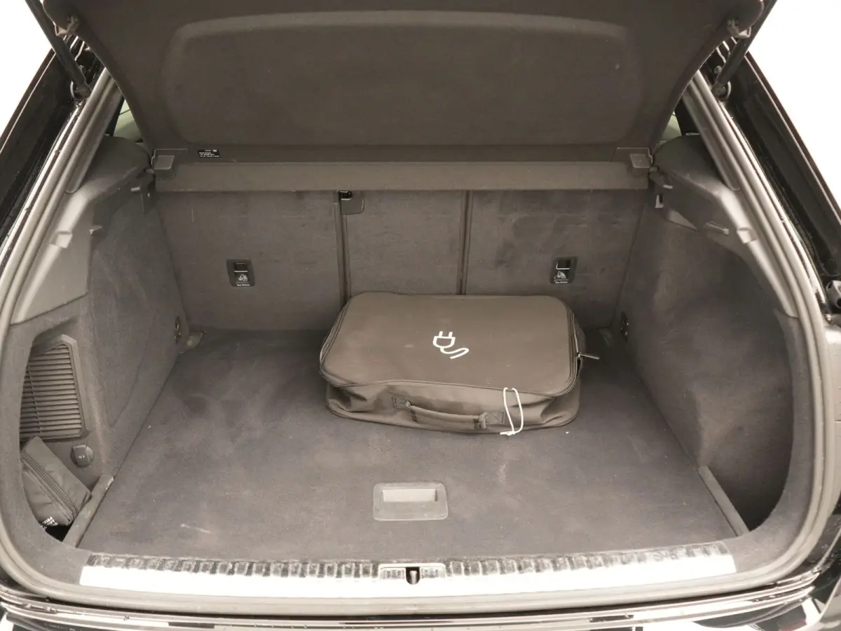 45 TFSI e 2X S Line PHEV 245pk | Trekhaak Af Fabriek | Adaptive Cruise | Sportstoelen Verwarmd | Apple Carplay | Blis | DAB | Navigatie | Virtual | 18"L.M | Plug In Hybrid