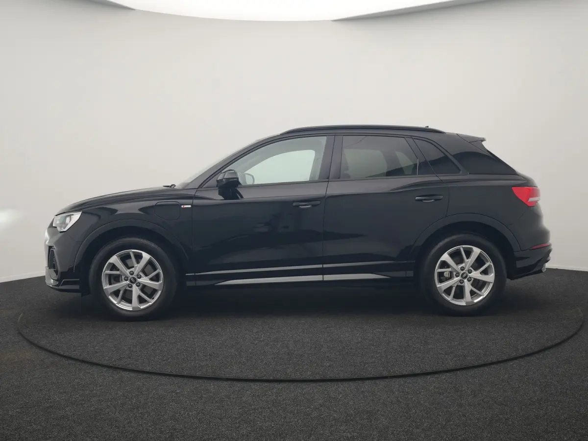 45 TFSI e 2X S Line PHEV 245pk | Trekhaak Af Fabriek | Adaptive Cruise | Sportstoelen Verwarmd | Apple Carplay | Blis | DAB | Navigatie | Virtual | 18"L.M | Plug In Hybrid