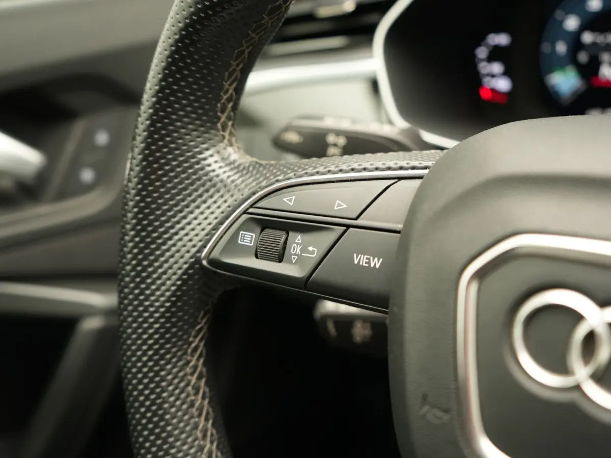 45 TFSI e 2X S Line PHEV 245pk | Trekhaak Af Fabriek | Adaptive Cruise | Sportstoelen Verwarmd | Apple Carplay | Blis | DAB | Navigatie | Virtual | 18"L.M | Plug In Hybrid