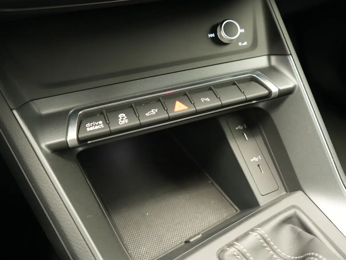 45 TFSI e 2X S Line PHEV 245pk | Trekhaak Af Fabriek | Adaptive Cruise | Sportstoelen Verwarmd | Apple Carplay | Blis | DAB | Navigatie | Virtual | 18"L.M | Plug In Hybrid
