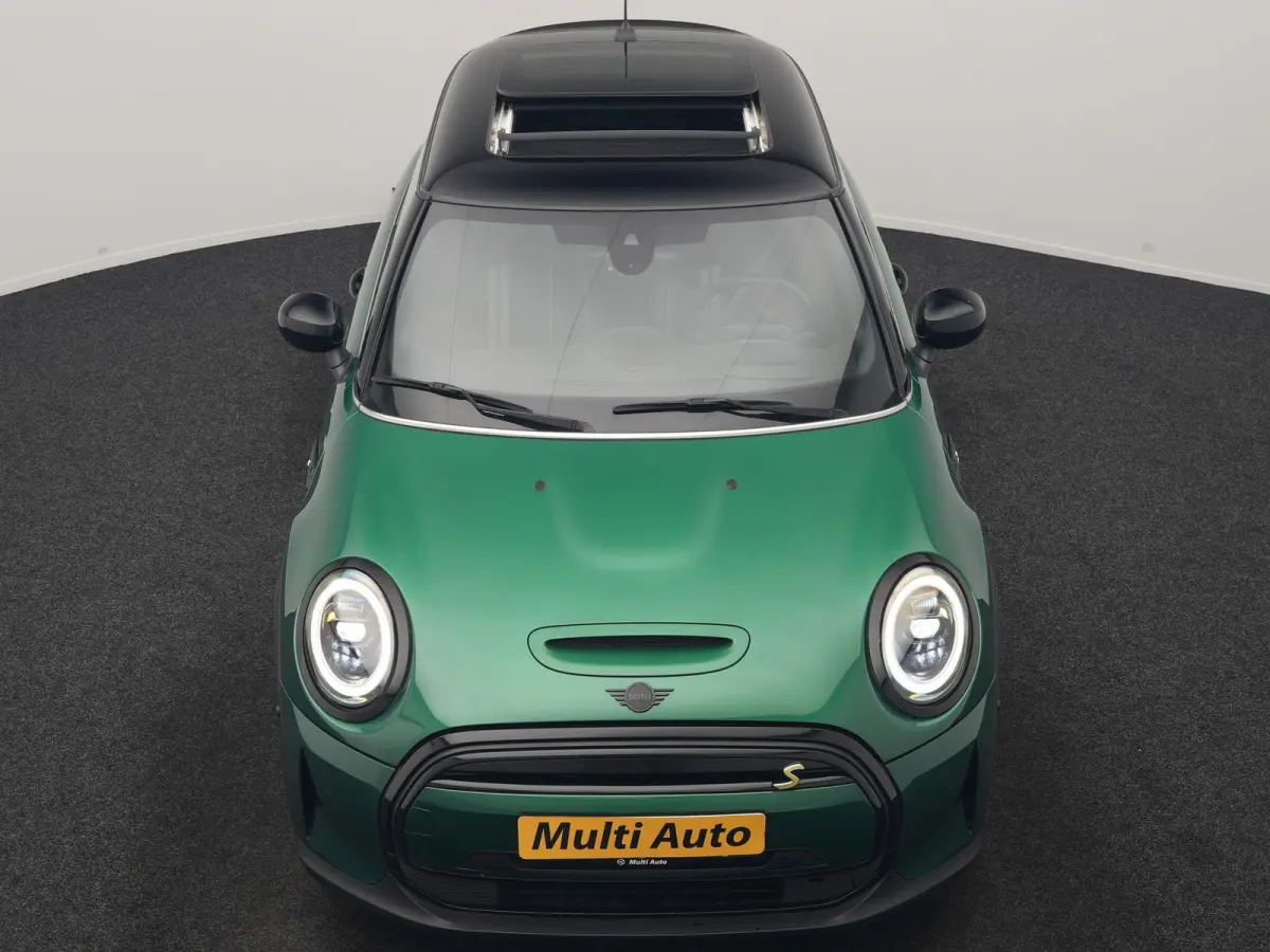 SE 33 kWh 184pk Dealer O.H | Panodak | Head Up | Camera | Harman / Kardon | Warmtepomp | Sportstoelen Verwarmd | Keyless | Apple Carplay | Sfeerverlichting | DAB | Virtual | Navigatie | 16"L