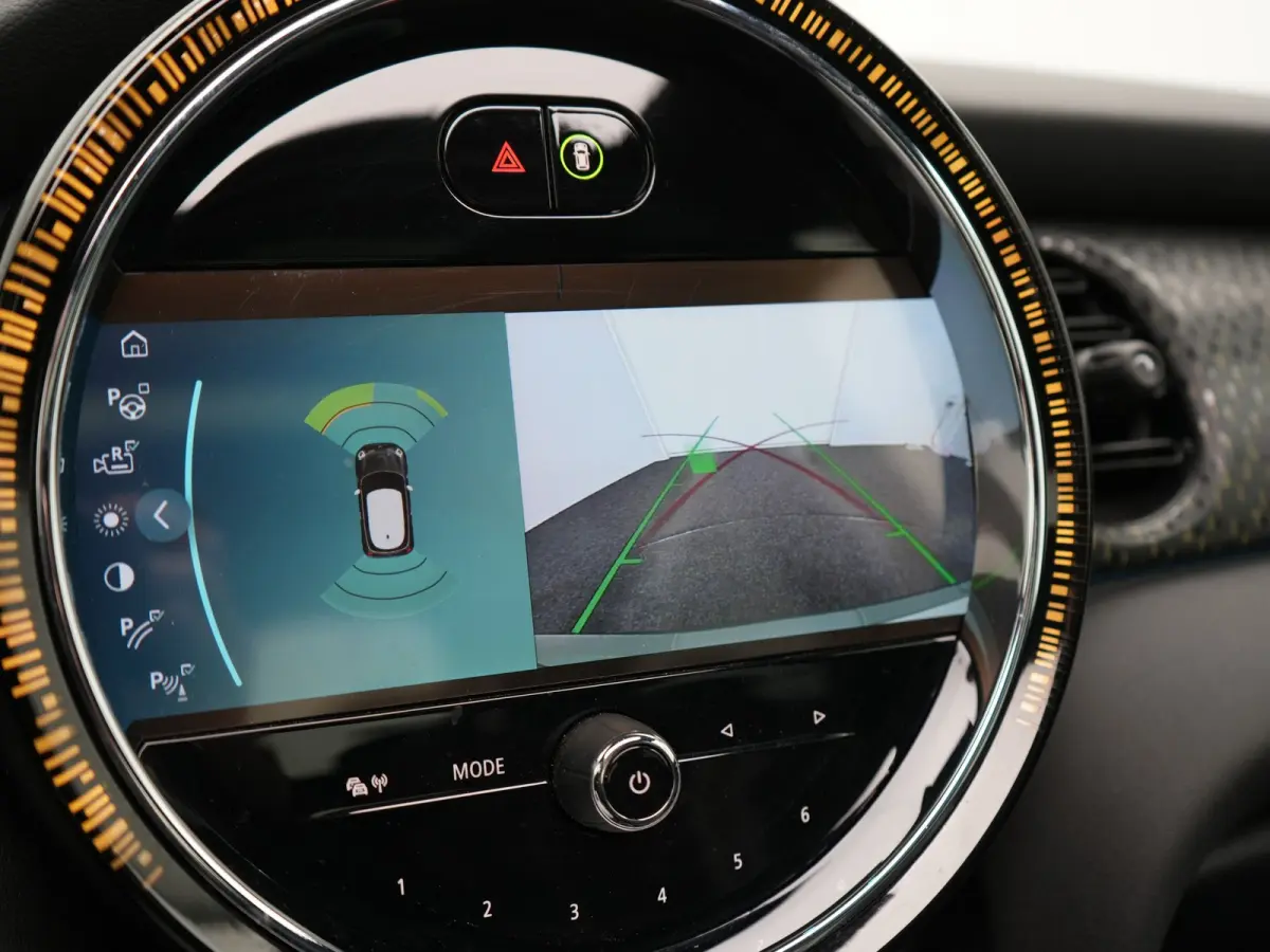 SE 33 kWh 184pk Dealer O.H | Panodak | Head Up | Camera | Harman / Kardon | Warmtepomp | Sportstoelen Verwarmd | Keyless | Apple Carplay | Sfeerverlichting | DAB | Virtual | Navigatie | 16"L