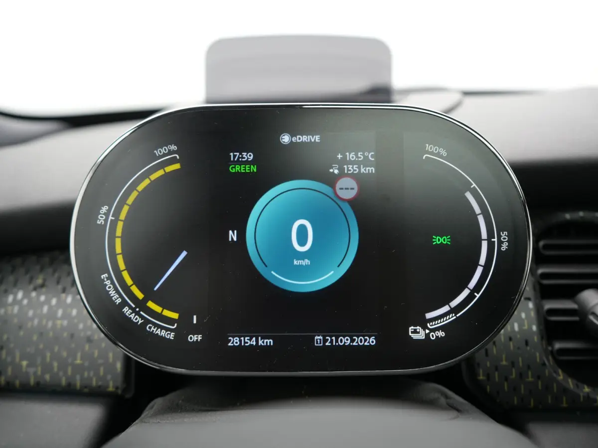 SE 33 kWh 184pk Dealer O.H | Panodak | Head Up | Camera | Harman / Kardon | Warmtepomp | Sportstoelen Verwarmd | Keyless | Apple Carplay | Sfeerverlichting | DAB | Virtual | Navigatie | 16"L