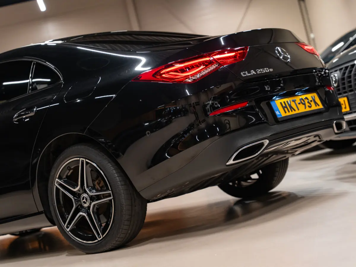 250 e Luxury Line, AMG 18" Velg, Voll Led, Night Pakket, Wide Screen, Ambiënte Light, Leder, PDC
