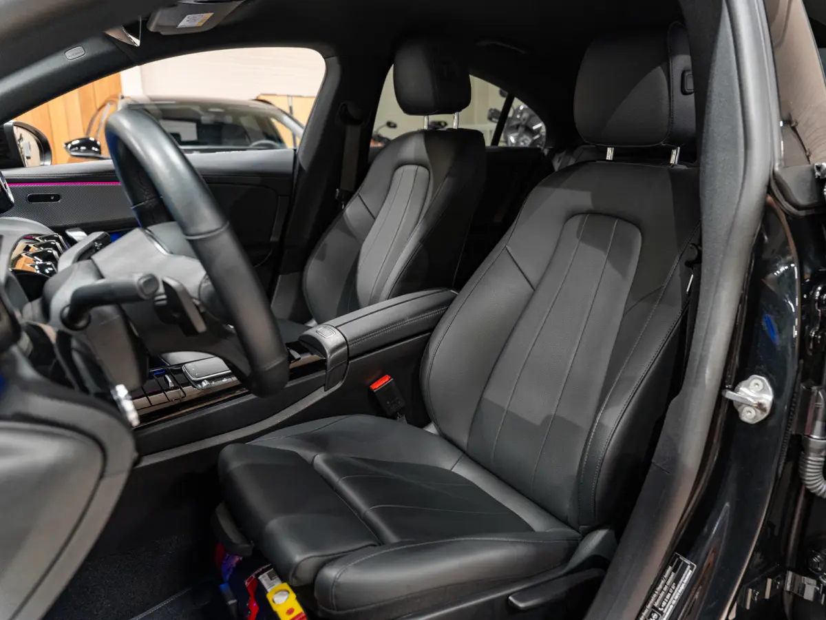 250 e Luxury Line, AMG 18" Velg, Voll Led, Night Pakket, Wide Screen, Ambiënte Light, Leder, PDC