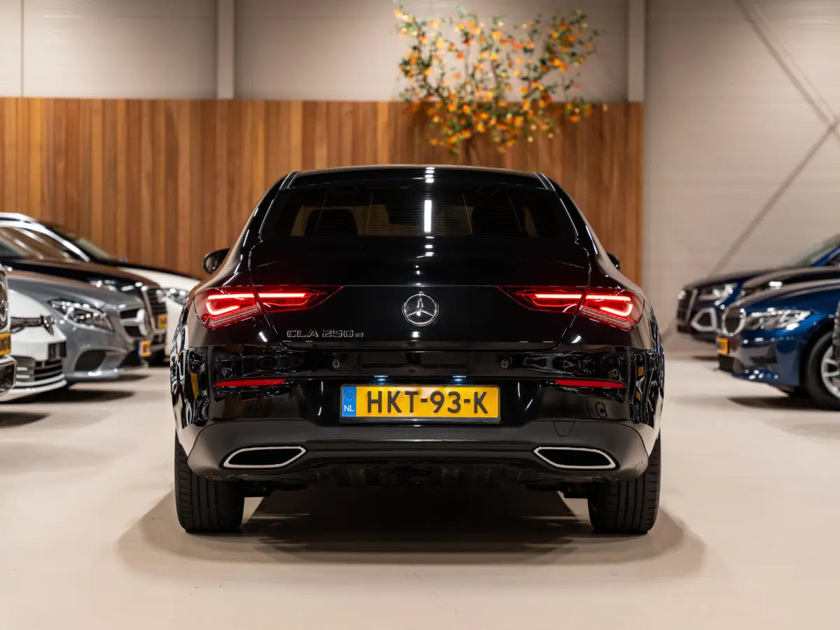 250 e Luxury Line, AMG 18" Velg, Voll Led, Night Pakket, Wide Screen, Ambiënte Light, Leder, PDC