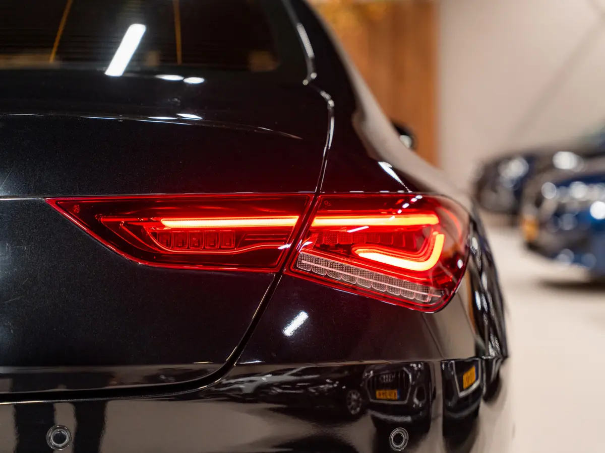250 e Luxury Line, AMG 18" Velg, Voll Led, Night Pakket, Wide Screen, Ambiënte Light, Leder, PDC