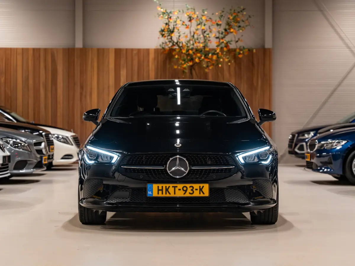 250 e Luxury Line, AMG 18" Velg, Voll Led, Night Pakket, Wide Screen, Ambiënte Light, Leder, PDC
