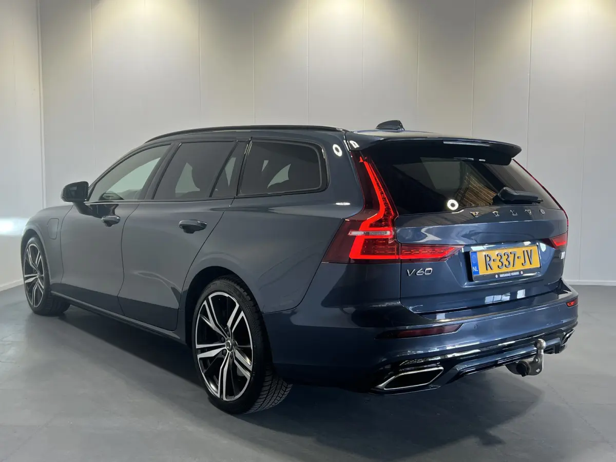 2.0 T8 Recharge AWD R-Design | Navigatie/Android/Apple Carplay | LM Velgen 18" | Cruise Control Adaptief | Stoel/stuur Verwarming |