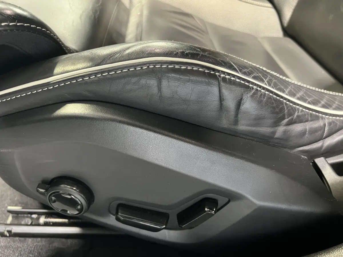 2.0 T8 Recharge AWD R-Design | Navigatie/Android/Apple Carplay | LM Velgen 18" | Cruise Control Adaptief | Stoel/stuur Verwarming |