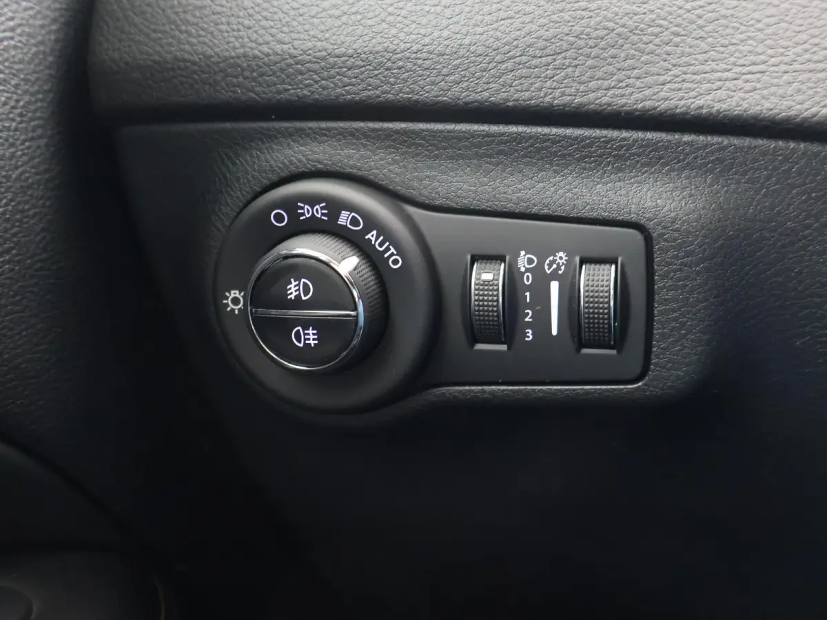 1.4 140 PK MULTIAIR OPENING EDITION + CAMERA | BEATS AUDIO | APPLE CARPLAY | STUURVERWARMING