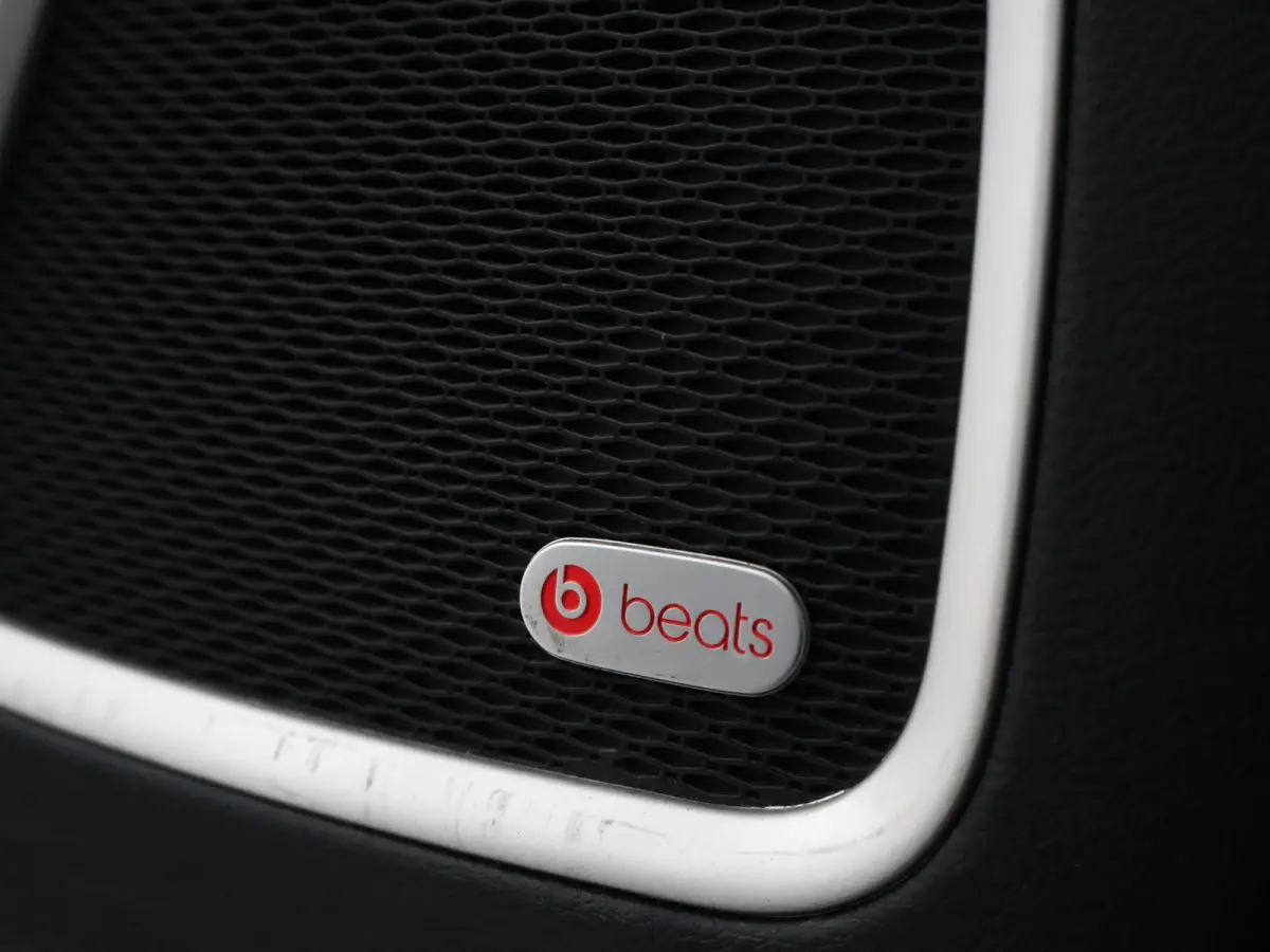 1.4 140 PK MULTIAIR OPENING EDITION + CAMERA | BEATS AUDIO | APPLE CARPLAY | STUURVERWARMING