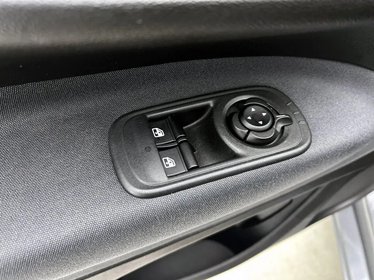Icon 42 kWh | Parkeersensoren |  Apple Carplay/Android Auto | Climate control