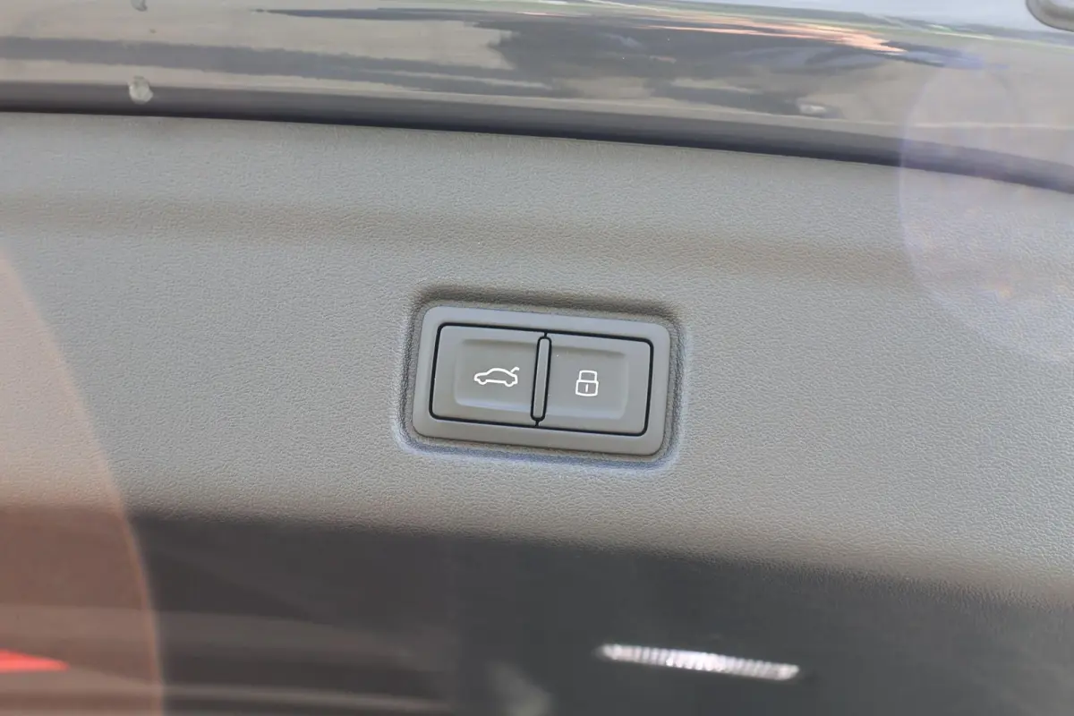 388pk Advanced edition 100 kWh | Panoramadak | Luchtvering | Bang & Olufsen 3D | Head-up display | Voor + Achterbankverwarming | 360 Graden Camera