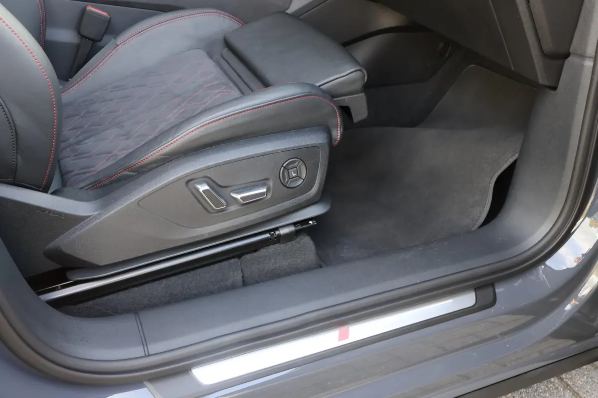 388pk Advanced edition 100 kWh | Panoramadak | Luchtvering | Bang & Olufsen 3D | Head-up display | Voor + Achterbankverwarming | 360 Graden Camera