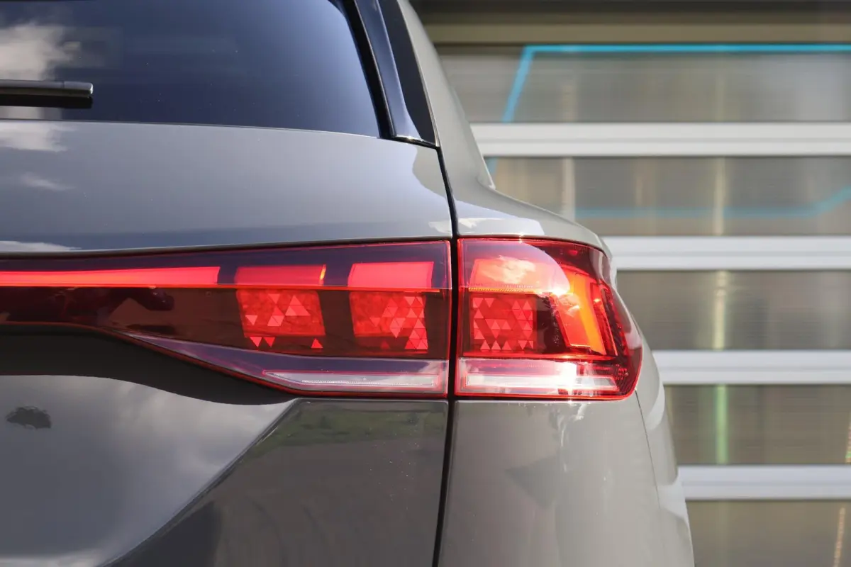 388pk Advanced edition 100 kWh | Panoramadak | Luchtvering | Bang & Olufsen 3D | Head-up display | Voor + Achterbankverwarming | 360 Graden Camera